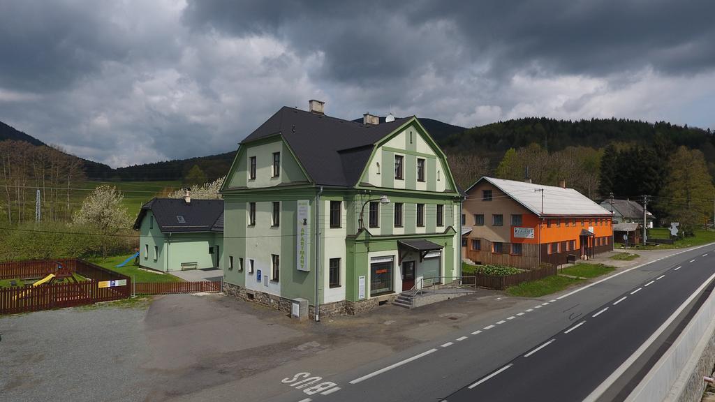 Apartmanove Ubytovani V Koutech Loučná nad Desnou エクステリア 写真