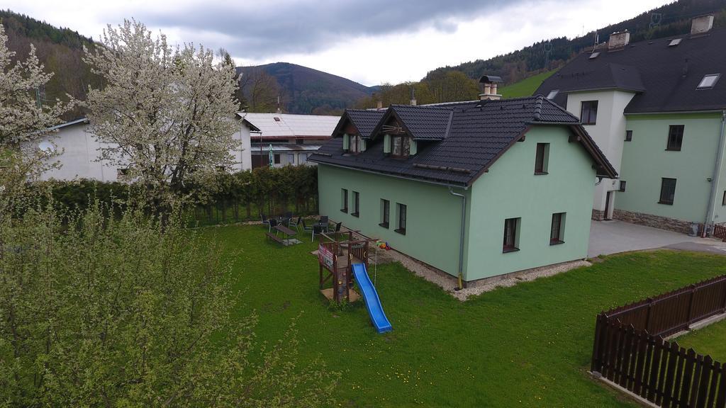 Apartmanove Ubytovani V Koutech Loučná nad Desnou エクステリア 写真