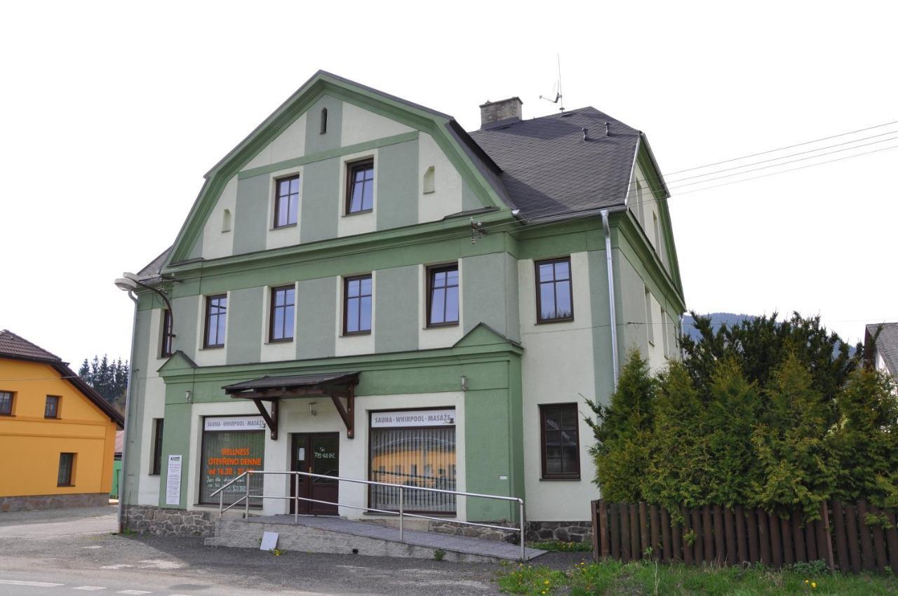 Apartmanove Ubytovani V Koutech Loučná nad Desnou エクステリア 写真
